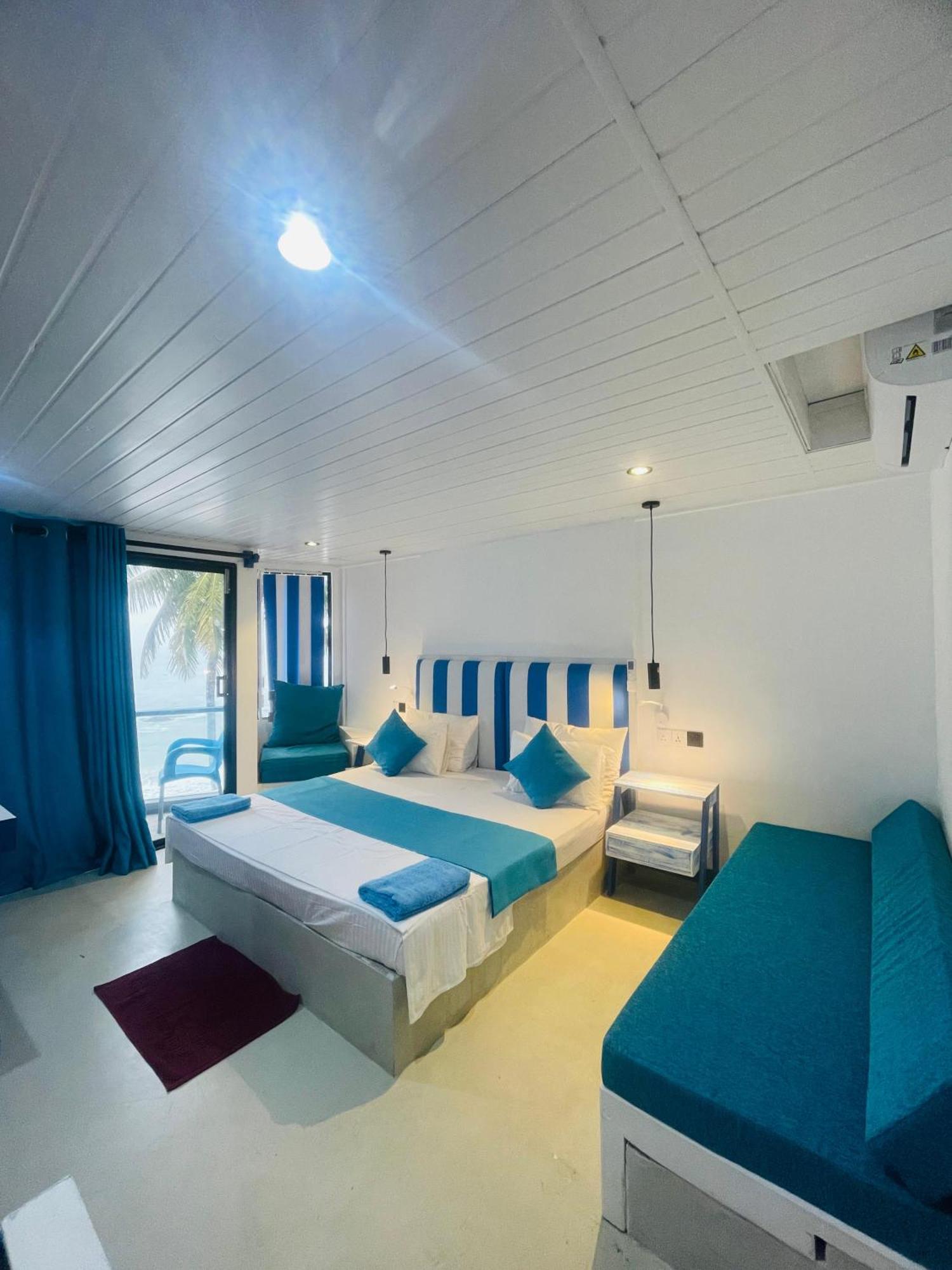 Suncoast Beach Hotel Mirissa Exterior foto